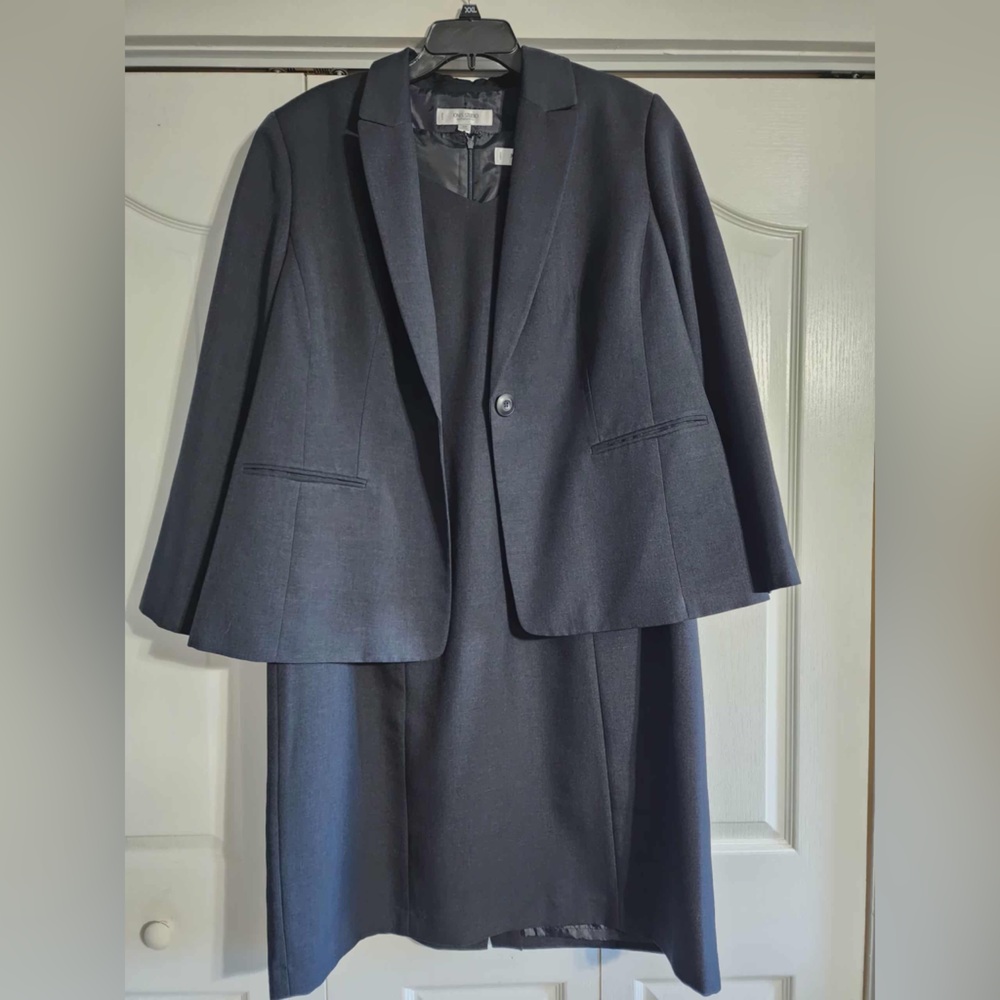 Jones Studio Black Blazer and Dress Set